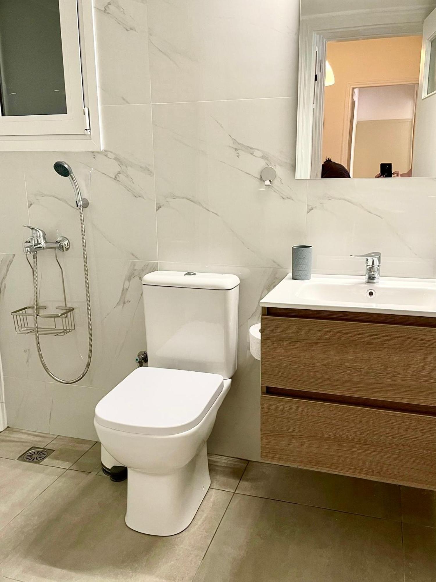 Spacious Apartment Near Panormou Metro Athens Ngoại thất bức ảnh
