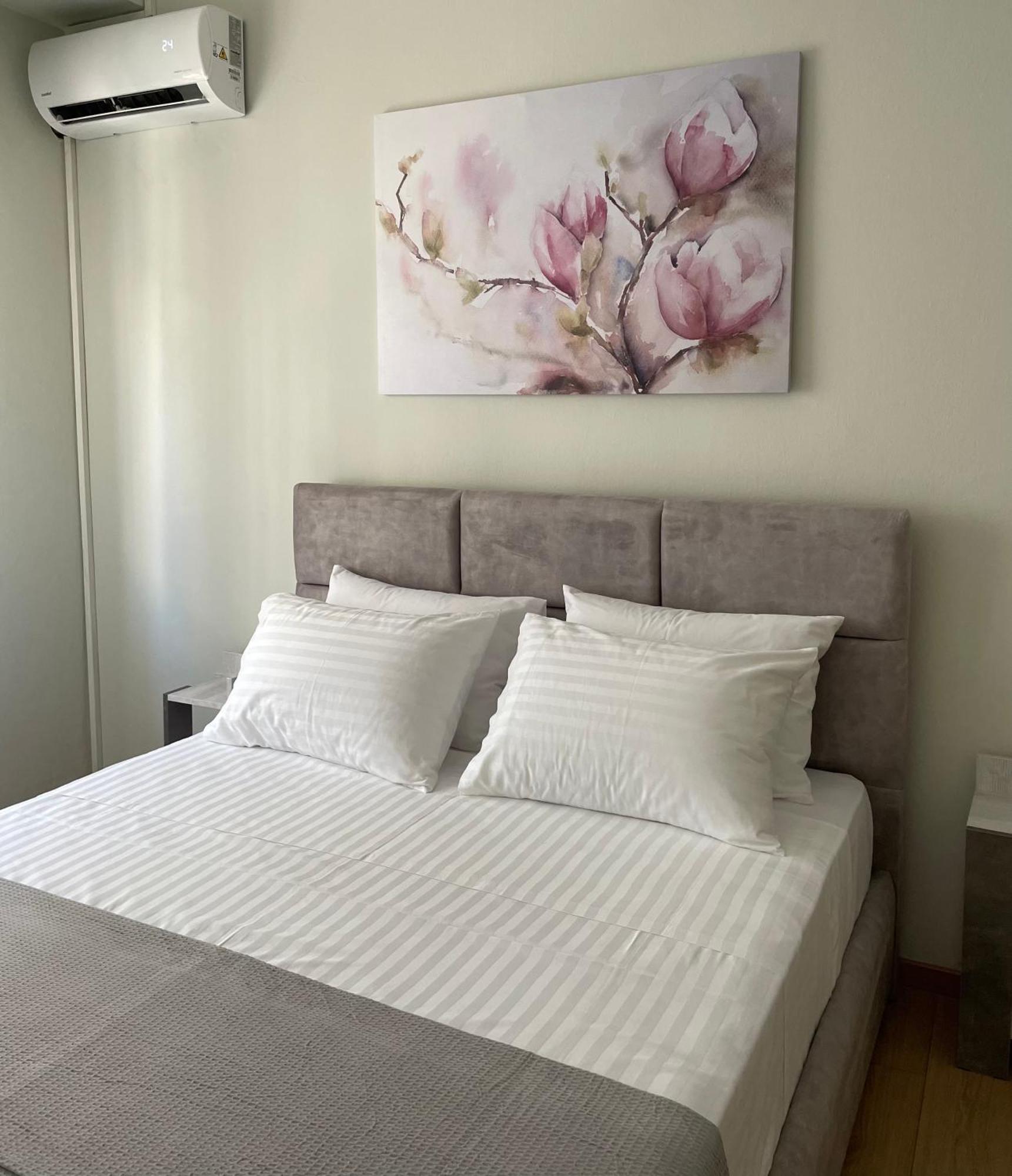 Spacious Apartment Near Panormou Metro Athens Ngoại thất bức ảnh